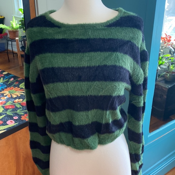 Green and black stripey cropped sweater - Picture 2 of 4